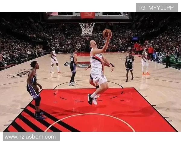 格兰特突破分球 罗威跟进双手暴扣