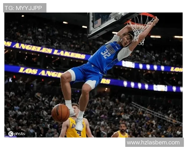 浓眉身材发福!二月份至今只为独行侠打14场比赛 浓眉身材发福!二月份至今只为独行侠打14场比赛