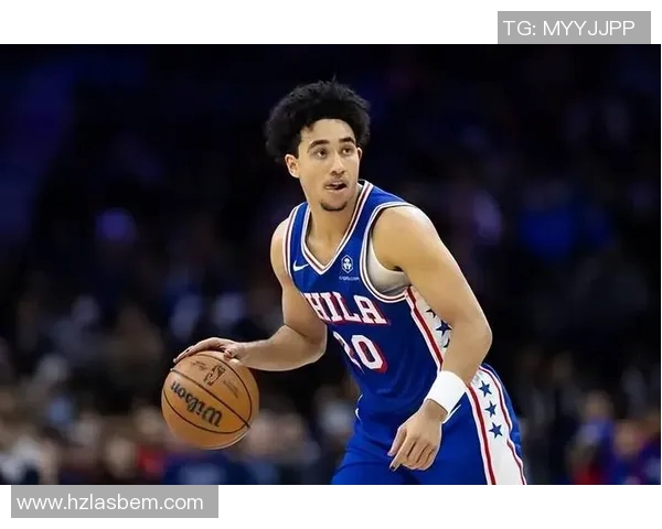 替补出场拿12分5板5助！纳斯：麦凯恩表现很棒 体能活力都有提升